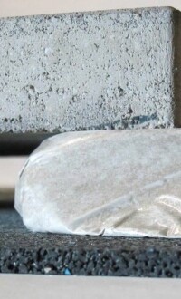 Trittschallminderung auf thermisch getrennten Betondecken im Außenbereich