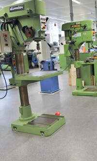 Kautschukböden auch ein Fall für die Industrie - von der Werkshalle bis zum Reinraum