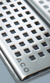 Duschrinne ShowerDrain C von ACO überarbeitet: hohe Ablaufleistung bei niedriger Einbauhöhe