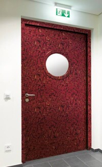 Stahlblechtüren von Novoferm kombinieren Schutzfunktionen mit Design-Oberflächen