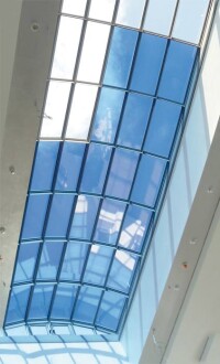 Tagungen statt Ritterspiele unter'm dimmbaren Tonnen-Glasdach