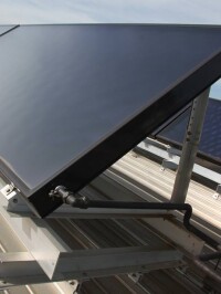 Helio.B.R.I.D. kombiniert Hallenheiztechnik mit Restwärmenutzung und Solarthermie