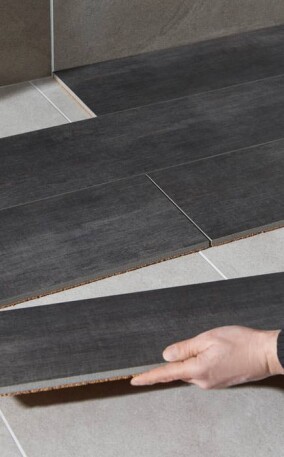 „koraDryFloor“: Neues System zur trockenen Verlegung großformatiger Bodenfliesen