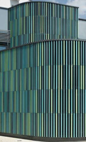 Finchley Memorial Hospital in London mit maßgefertigter Keramikfassade