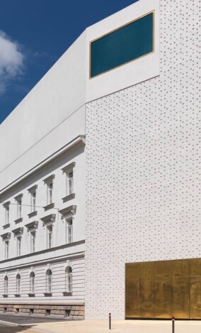 PET-Flaschenböden gestalten die Erweiterung des Vorarlberg Museums in Bregenz