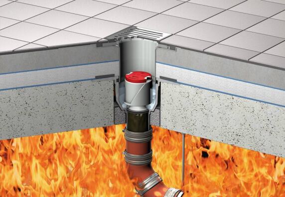 ACO Bodenablauf Passavant mit aktiviertem Hitzeschild im Geruchsverschluss gegen Feuer von oben bzw. aktivierter Brandschutz-Kartusche gegen Feuer von unten.