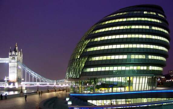 City Hall in London von Foster + Partners (© Kyle Gradinger)