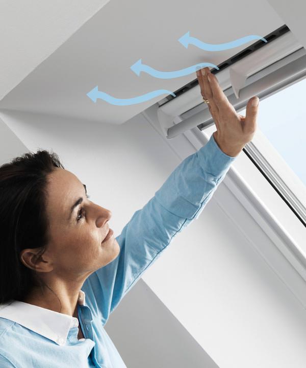 Aktive und passive Fensterspalt-Lüftung mit Velux-Dachfenstern  Smart  Ventilation, Balanced Ventilation sowie Sonder-Griffleisten