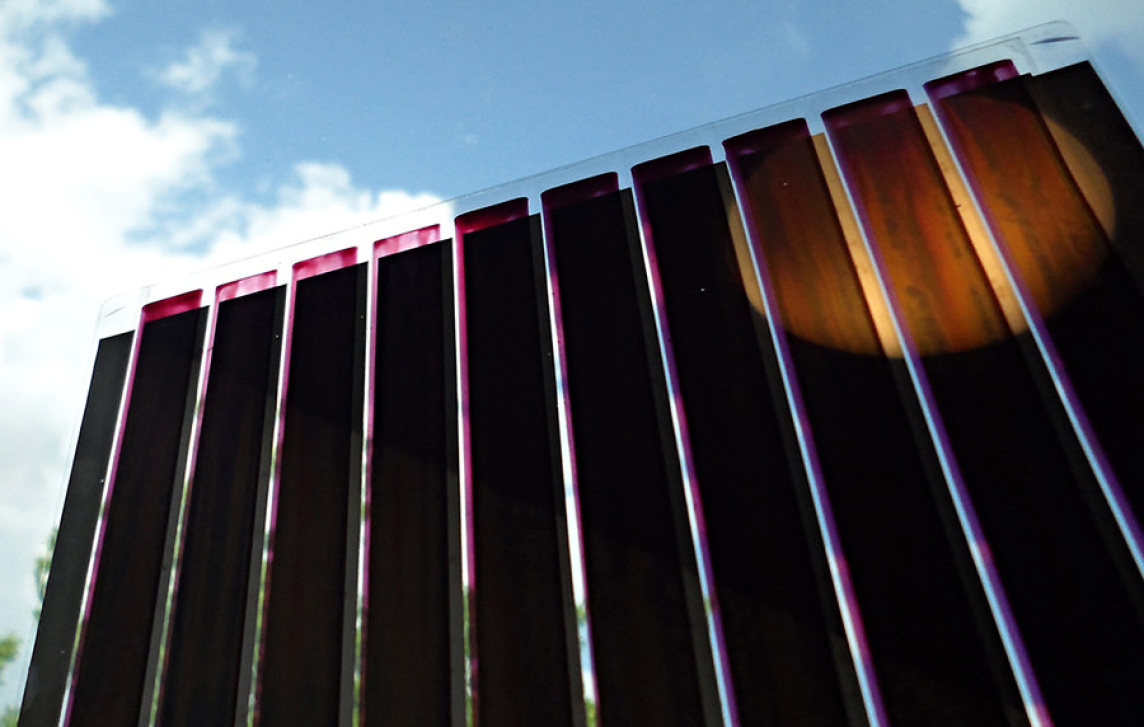 Gedruckte Organische Solarzellen auf ultradünnem Glas.