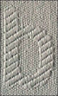 Glasgewebe mit eigenen Mustern und eingewebten Logos