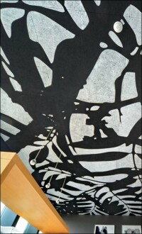 Akustisch optimierte und künstlerisch gestaltete Kommunikationslounges der AMV