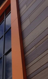 „Holz“ aus Stein: Rockpanel präsentiert neues Dekor der Serie „Woods“