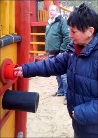 Sach(un)kundige Spielplatzprüfer