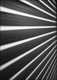 Schlanker Tageslichtrollladen „LUZ“ von Hella kombiniert Komfort und Energieeffizienz