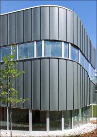 „Rheinzink prePATINA schiefergrau“ nun bis 1.000 mm Materialbreite