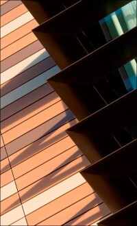 Wie ein Hotelneubau respektvoll mit der Natur umgeht - u.a. dank Fassadenkeramik