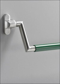 Panikstangen und Drückergriffe nach Vorgaben der DIN 18040 für barrierefreies Bauen