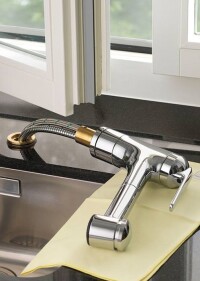 Unterfenster-Küchenarmaturen zum Umlegen
