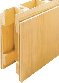 Verfüllbare Holzbauelemente, die sich zu ganzen Wänden zusammenstecken lassen