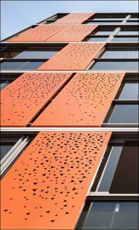 Balkonfassade als Lärmschutz und gestalterisches Fassadenelement