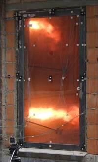 „Secufire“: All-in-One-Tür von Sälzer zum Schutz gegen Einbruch, Durchschuss, Feuer,...