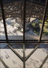Über Paris schweben? Das ermöglichen 130 m² Glasboden im Eiffelturm!