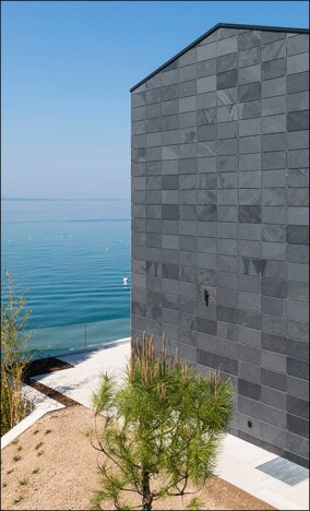 Monolithische Schiefer-Referenz am Genfer See