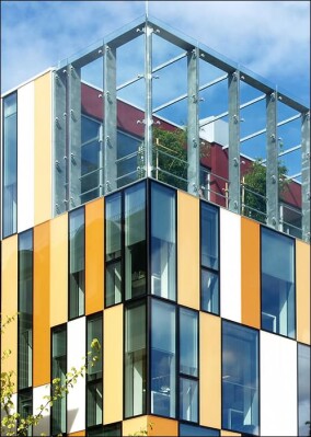 Emaillierte Fassadenplatte „Delogcolor“ aus Wesel feiert ihr Comeback