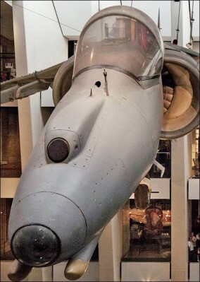 Matt, schwarz, leise: Schallschutz im kriegerischen Museumsumbau à la Heradesign