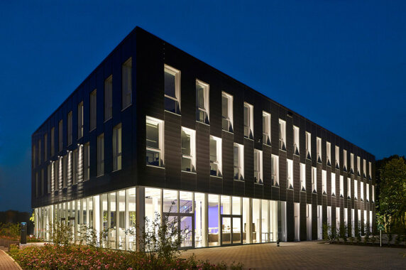 Büro & Verwaltung: Neubau DIAL GmbH, Lüdenscheid (DIAL GmbH), Foto: Alexander Ring