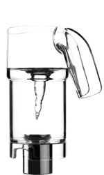 Carafe by ECAL / Léa Pereyre & Claire Pondard © ECAL / Axel Crettenand