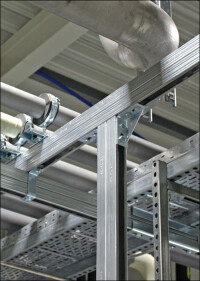 MEFAs neue Montageschiene 45/45 erstmals mit eingeprägtem RAL-Gütezeichen