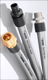 Rehau ergänzt sein Installationssystem Rautitan um T-Stücke, Sanitärboxen,...