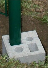 Neuer Fundament-Stein erleichtert das Errichten von Zäunen und Sichtschutz