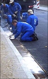 Gussasphaltrinnen als Alternative zu klassischen Rinnsteinen