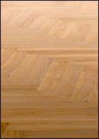 Renaissance des Fischgrät-Parketts von Hain XL-mäßig und pflegeleicht interpretiert