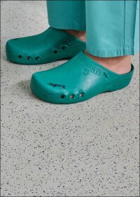 Studie bescheinigt Kautschukböden besten Gehkomfort