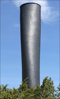 Verdrehte Schornsteinskulptur fast 50 m hoch und mit Schiefer verkleidet