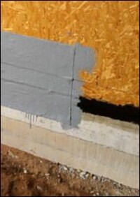 Sockelabdichtung im Holzbau mit optimalen Dampf&shy;dif&shy;fusions&shy;werten