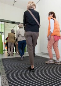 Vollständig wiederverwertbare Eingangsmatte für Hamburger Greenpeace-Zentrale