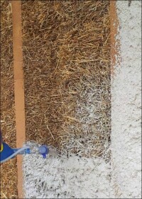 Geprüft: Strohgedämmte Außenwand bereits mit 10 mm Putz feuerbeständig (F90-B)