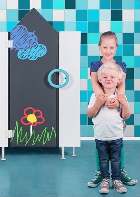 WC-Trennwandsysteme für Kindergärten mit Beschichtungen für Kreide oder Textmarker