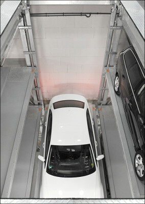 Platzsparendes Parken auf fünf Ebenen in München