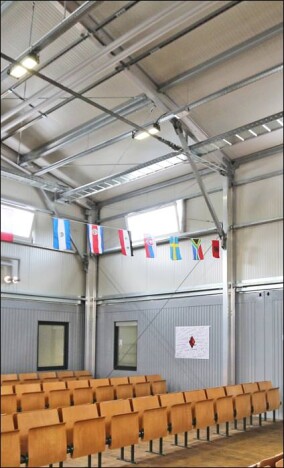 Leichtbauhallen mit wärmedämmender Sandwichverkleidung für Flüchtlingszentrum in München