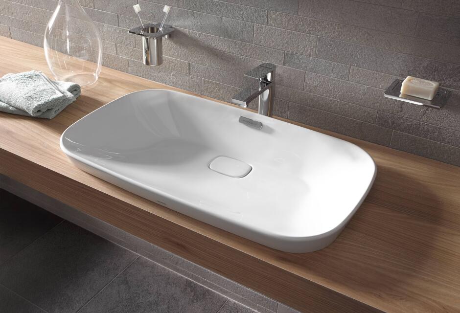 Toto hat die Badserie Neorest überarbeitet und ihr eine freistehende