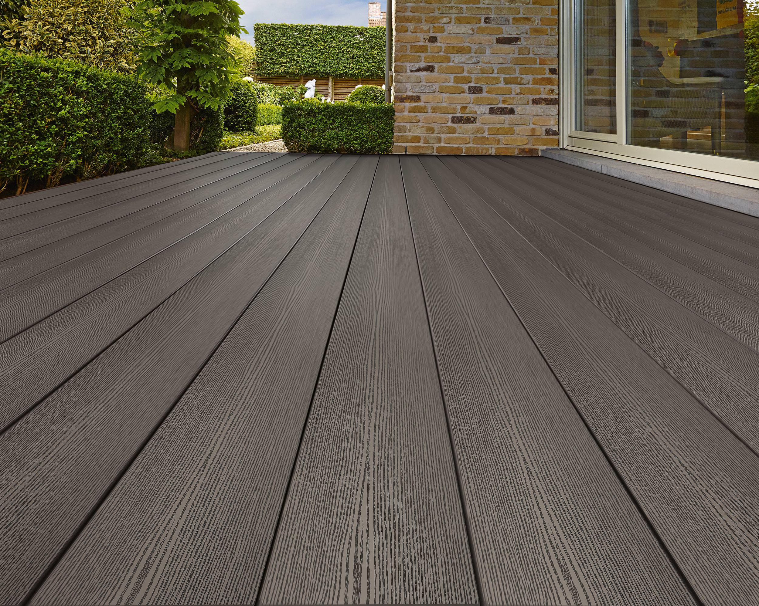 Neue Massivdiele aus „Twinson“ (WPC à la Inoutic) mit