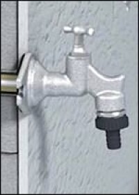 Frostsicherer Außenwasserhahn mit Volumenkompensator