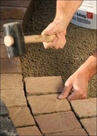 Neuer Trass-Grobkornmörtel mit erhöhter Wasserdurchlässigkeit von Tubag