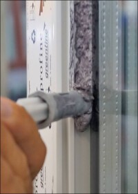 Energetische Glasversiegelung mit neu entwickeltem PU-Schaum