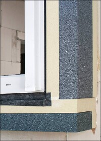 Tremco Illbrucks Vorwandmontage-System wächst und erhält eine Absturzsicherung